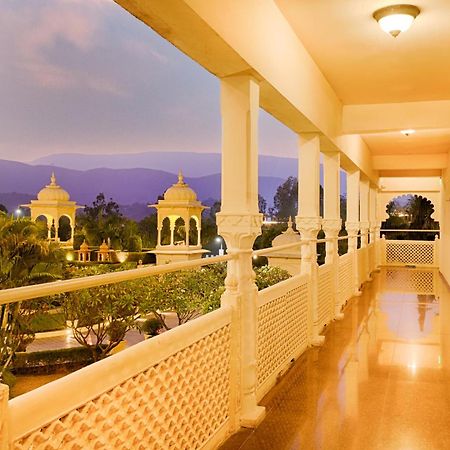 Club Mahindra Udaipur Hotel Bagian luar foto