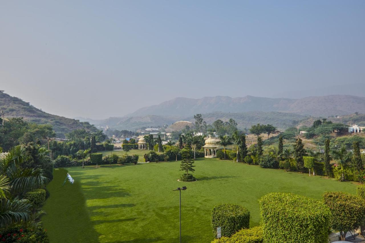 Club Mahindra Udaipur Hotel Bagian luar foto