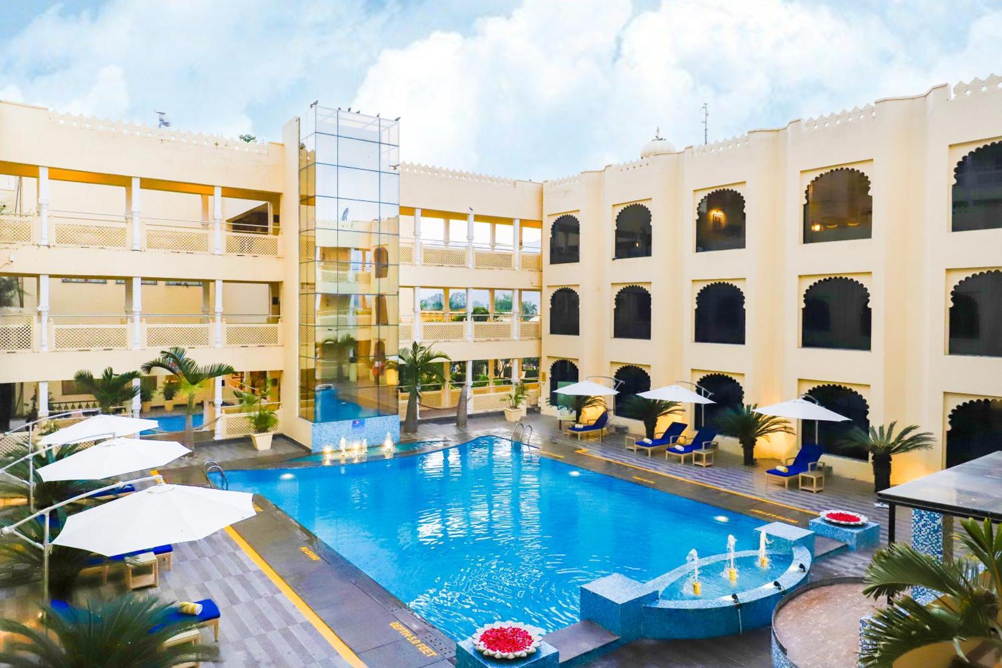 Club Mahindra Udaipur Hotel Bagian luar foto