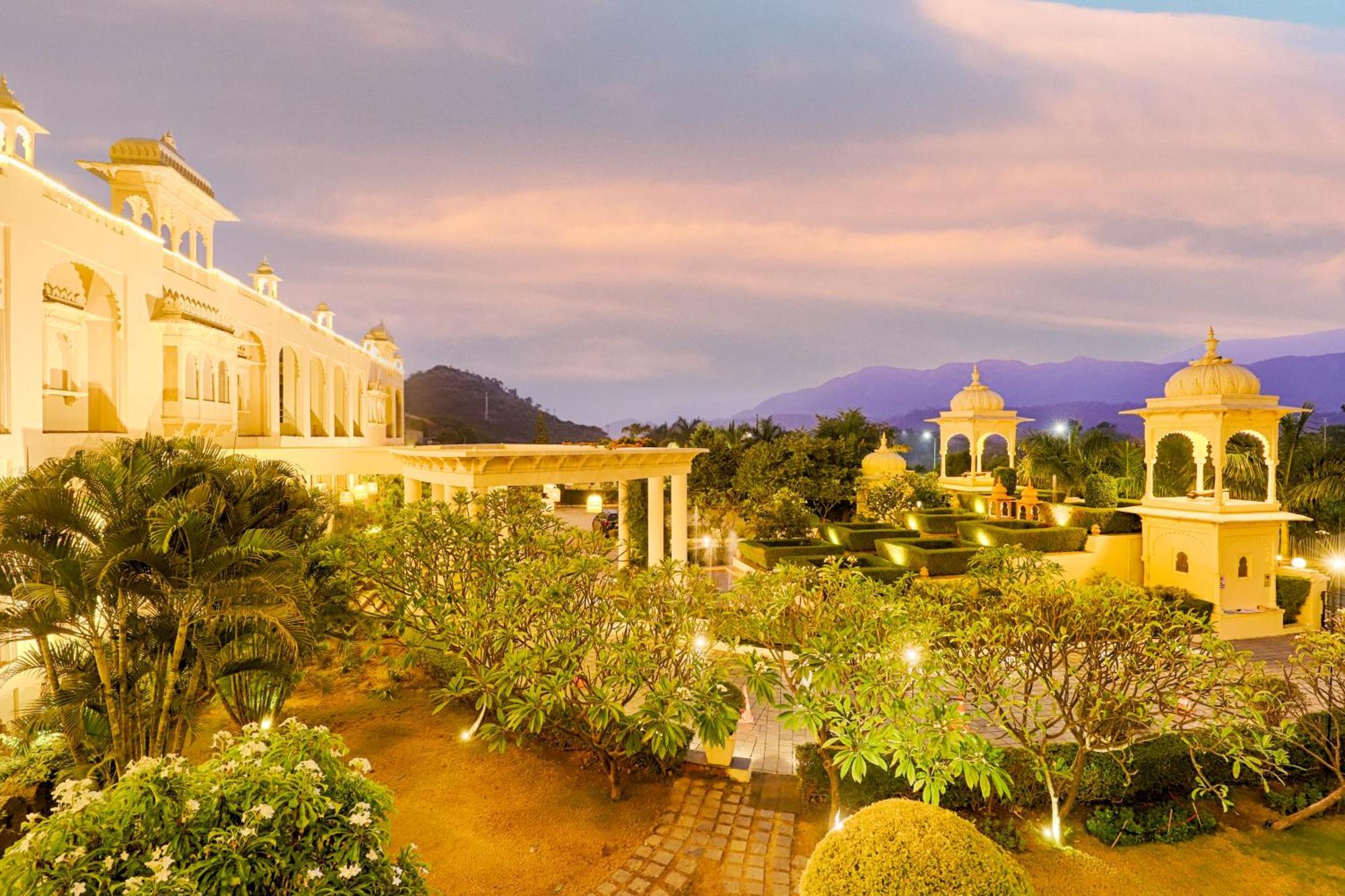 Club Mahindra Udaipur Hotel Bagian luar foto