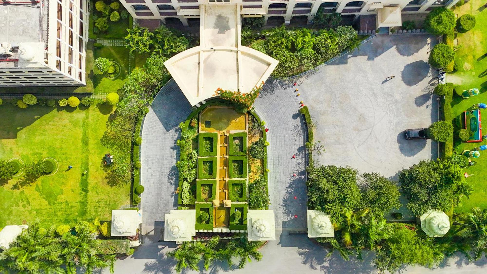 Club Mahindra Udaipur Hotel Bagian luar foto
