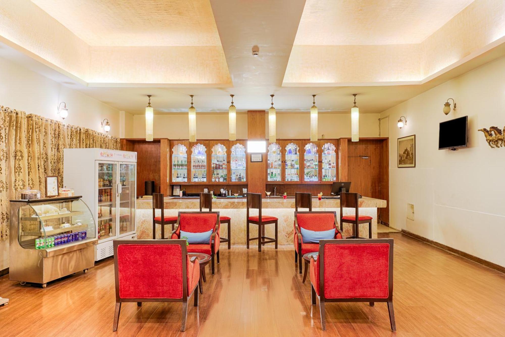 Club Mahindra Udaipur Hotel Bagian luar foto