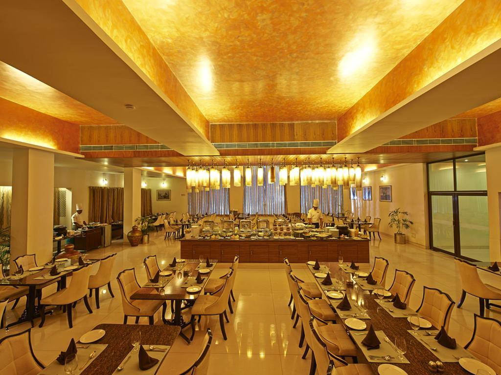 Club Mahindra Udaipur Hotel Bagian luar foto